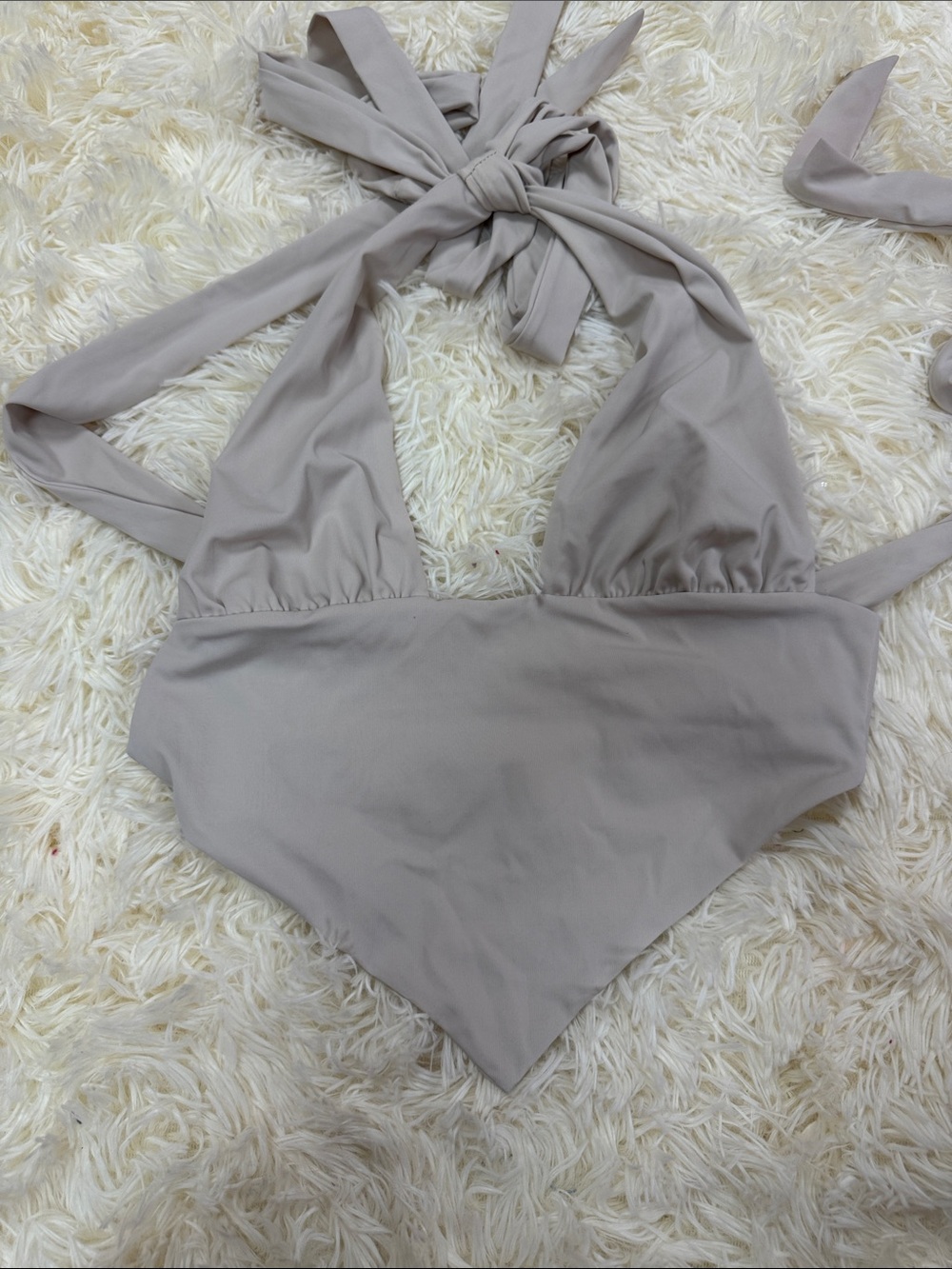 EDIKTED TIE BACK CREAM HALTER TOP